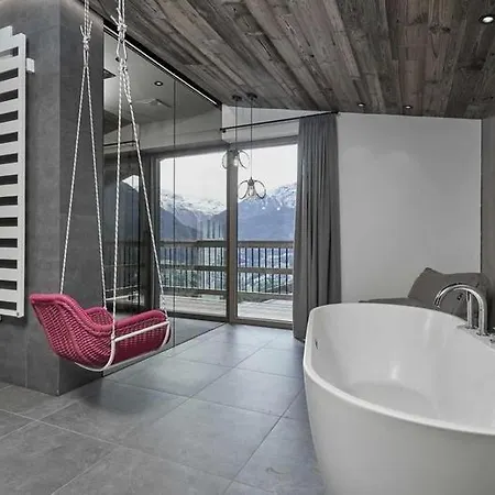 4br Amazing Next To The Ski Slops Chalet- If You Want To Book, Please Contact On Wh-ats-app - 0034-635-518-057 !!!! Villa