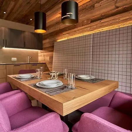 Villa 4br Amazing Next To The Ski Slops Chalet- If You Want To Book, Please Contact On Wh-ats-app - 0034-635-518-057 !!!! Sölden